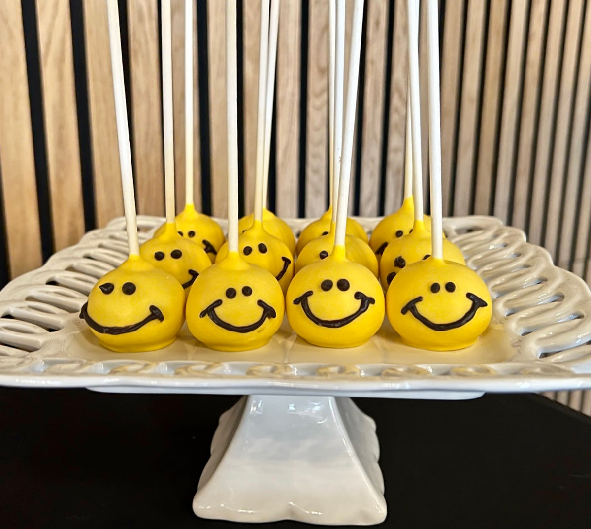 Custom Cake Pops